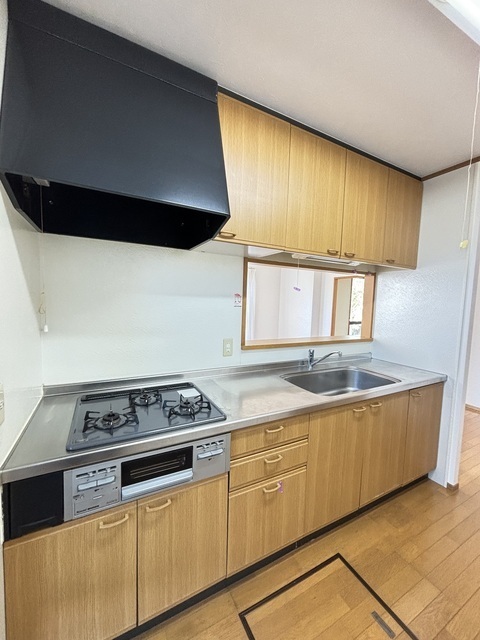 キッチン　３口ガスコンロ