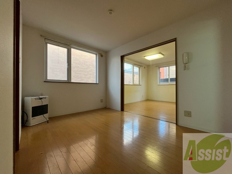 居室・リビング　広くてキレイなお部屋が広がっていて、充実した生活が送れそう。