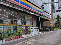 コンビニ　ミニストップ新川1丁目店（コンビニ）まで111m