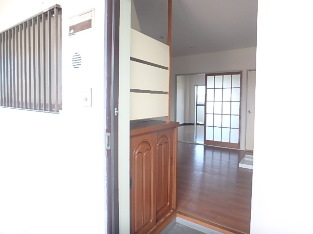 玄関　シューズボックス付