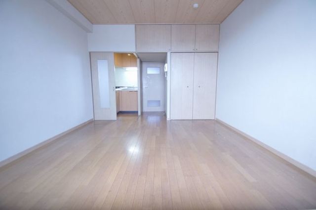 その他部屋・スペース　【洋室】洋室（バルコニー側から）