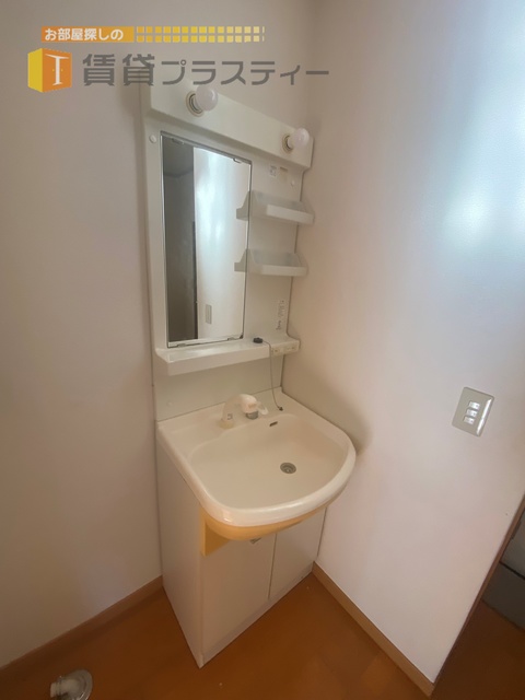 洗面設備　人気の独立洗面台。