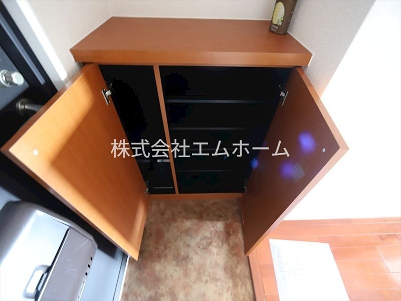 玄関　玄関　シューズボックス付