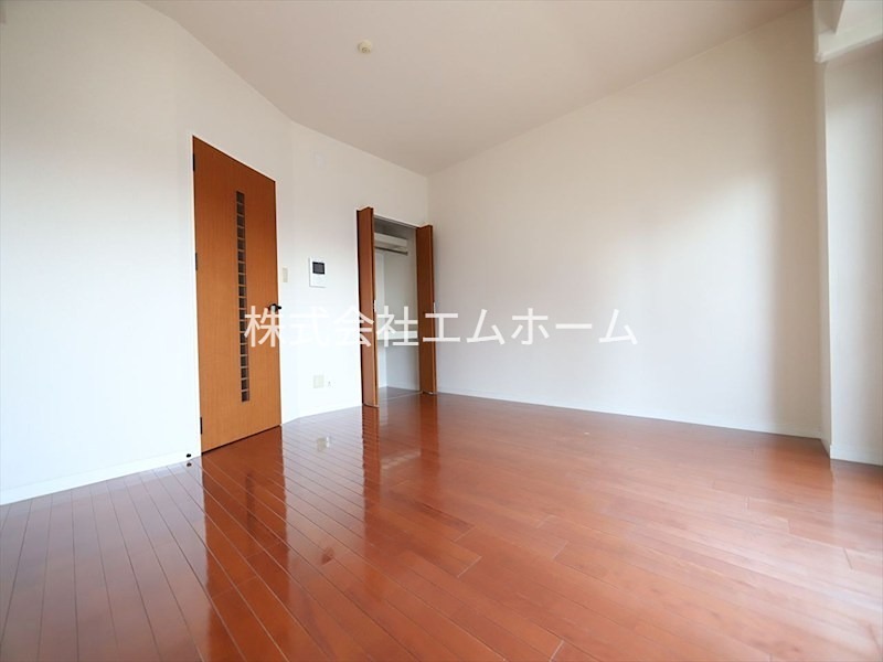 その他部屋・スペース　洋室11帖　クローゼット付（収納充実してます）