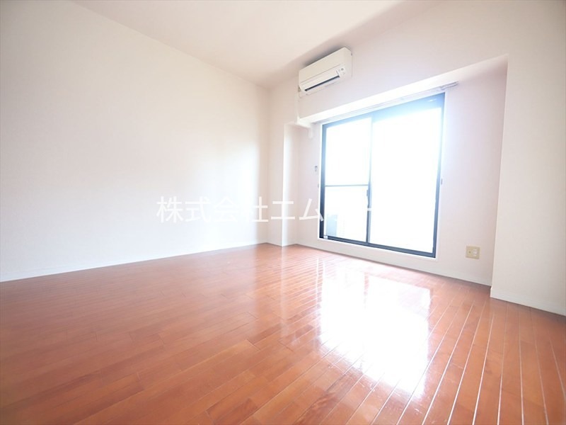 居室・リビング　洋室11帖　エアコン完備