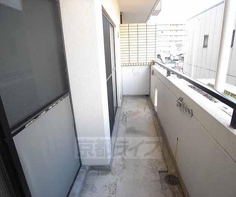 バルコニー　広々バルコニー