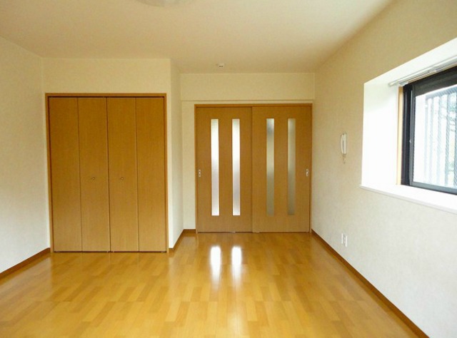岳南電車 本吉原駅 徒歩46分 3階建 築23年の居間写真