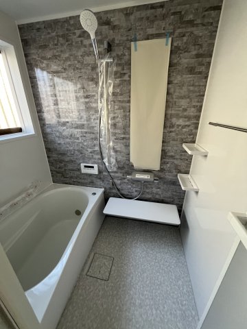 バス・シャワールーム　ユニットバス新品です