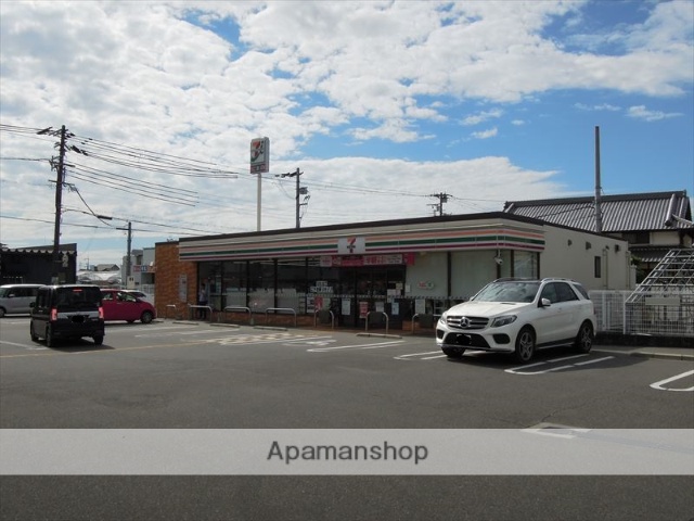 コンビニ　セブンイレブン（コンビニ）まで486m