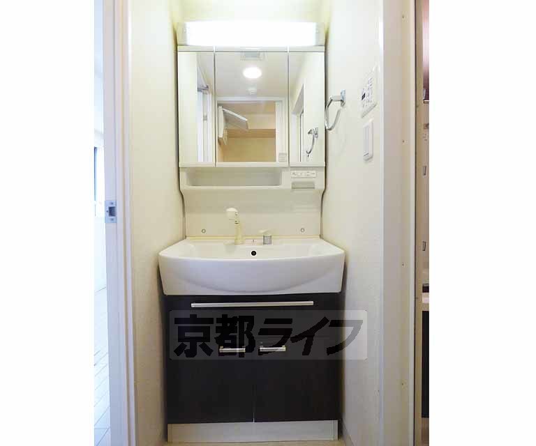 洗面設備　朝の準備も捗ります