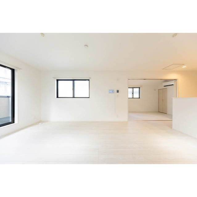 居室・リビング　17.3帖の広々としたリビング♪