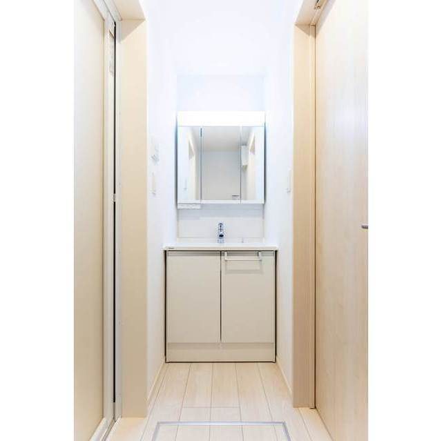 洗面設備　朝に便利な独立洗面台完備♪