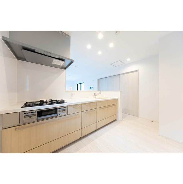 キッチン　グリル付きのシステムキッチン完備♪