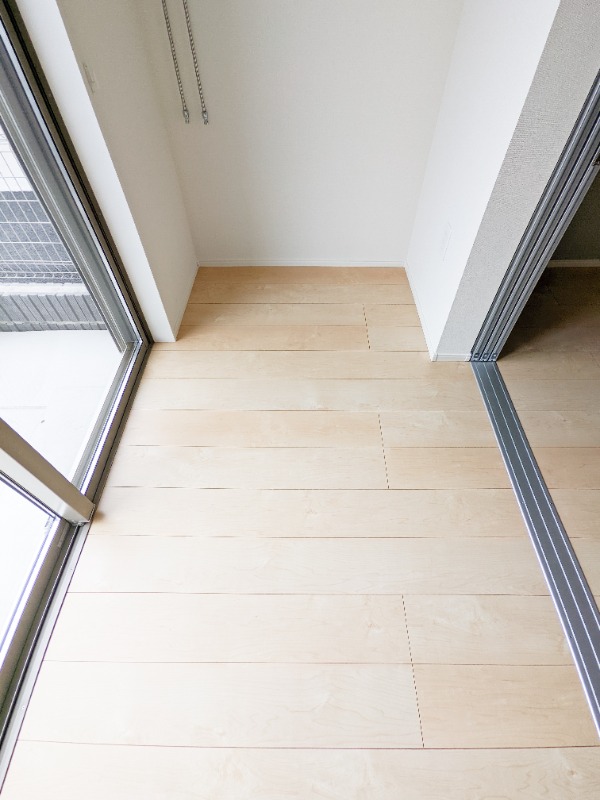 バルコニー　図面と現状に相違がある場合には現状を優先