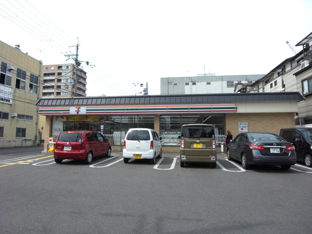 コンビニ　セブンイレブン 西院月双町店（コンビニ）まで383m