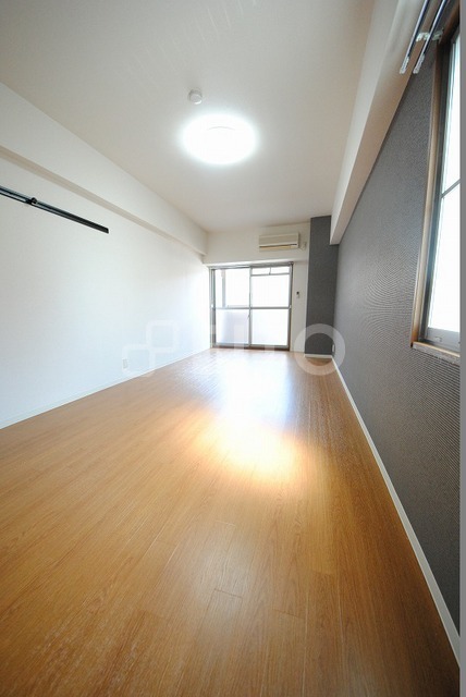 居室・リビング　写真は３１０号室