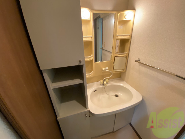 洗面設備　独立洗面台です。用途に合わせて使うことが出来ますね。