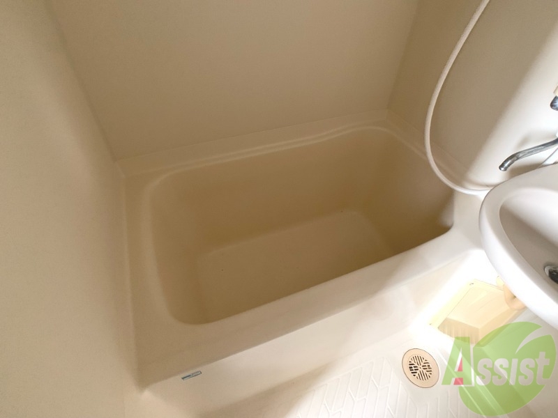 バス・シャワールーム　お風呂になります。日々の疲れを癒して下さい。