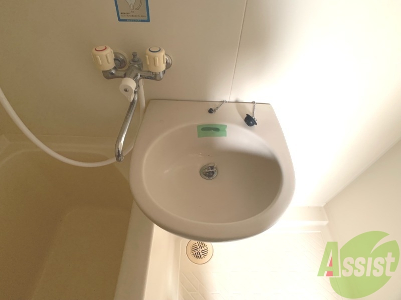 洗面設備　洗面台になります。身支度の準備はこちらで！