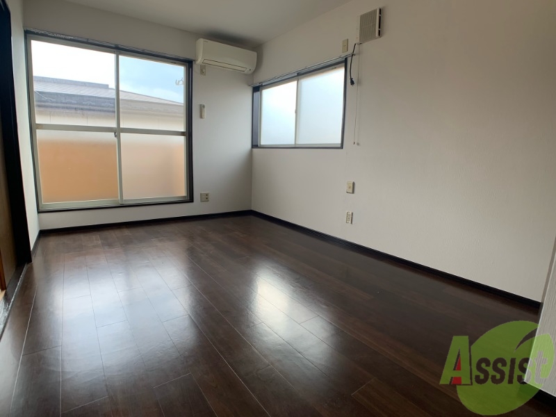 居室・リビング　広々としていて日当たりも良さそうなお部屋ですね！