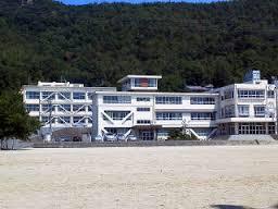 中学校　各務原市立鵜沼中学校（中学校）まで2067m