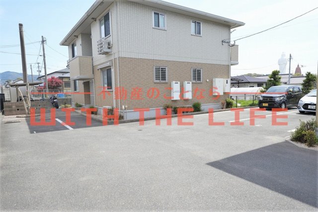 駐車場　車をお持ちの方に嬉しい駐車場付きの物件です