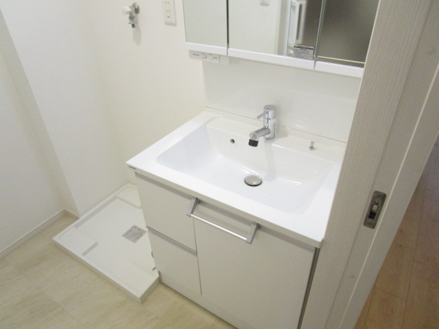 洗面設備　※参考写真です。似た間取り・他部屋の写真となります。