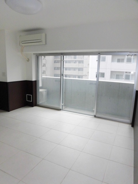 居室・リビング　※他の号室写真になります。