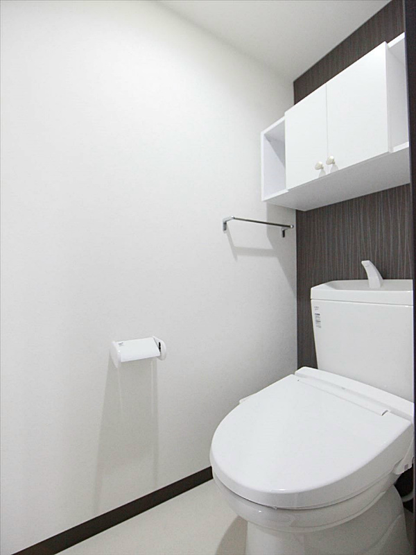 トイレ　温水洗浄便座機能付