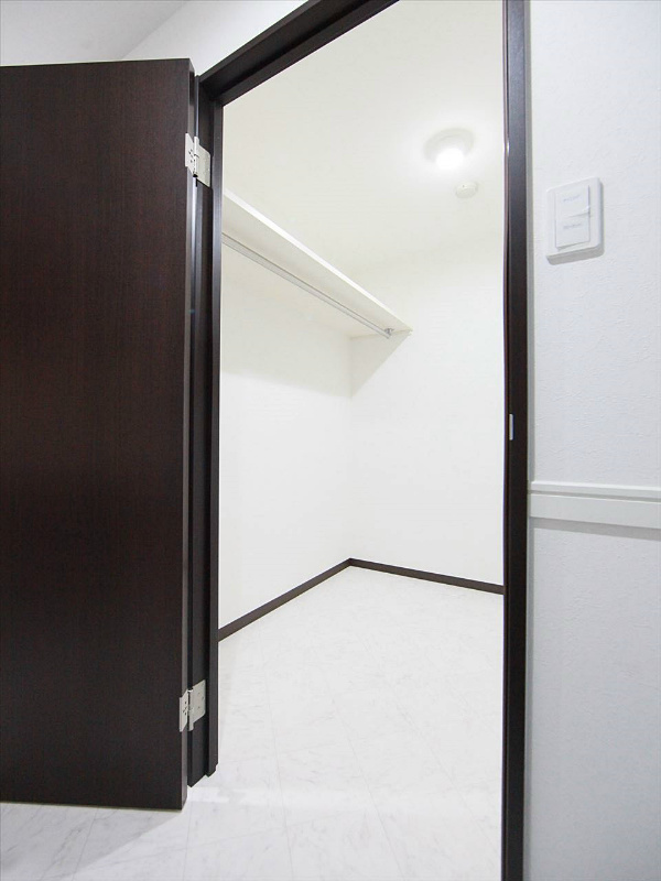 収納　ウォークインクローゼット