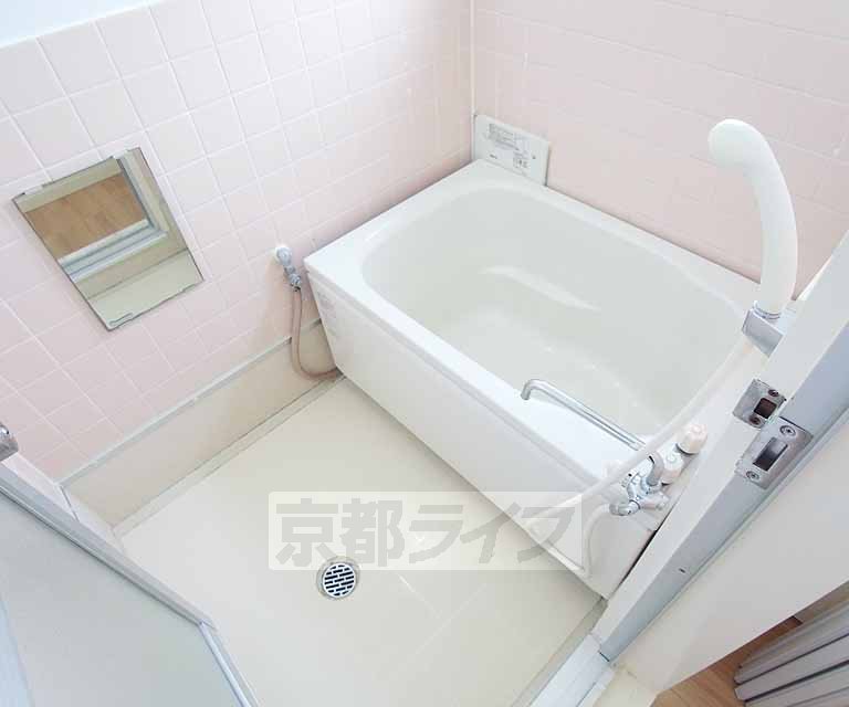 バス・シャワールーム　浴槽もきれいです！