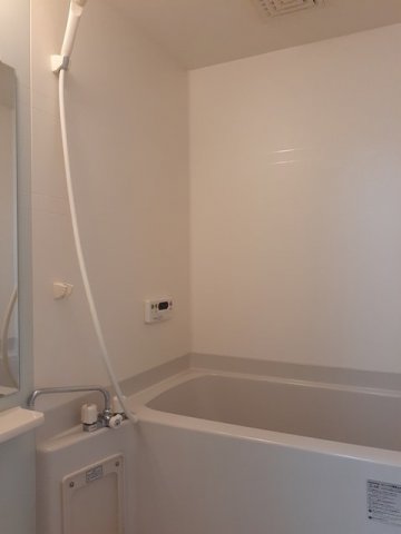 バス・シャワールーム　落ち着いた空間のお風呂です