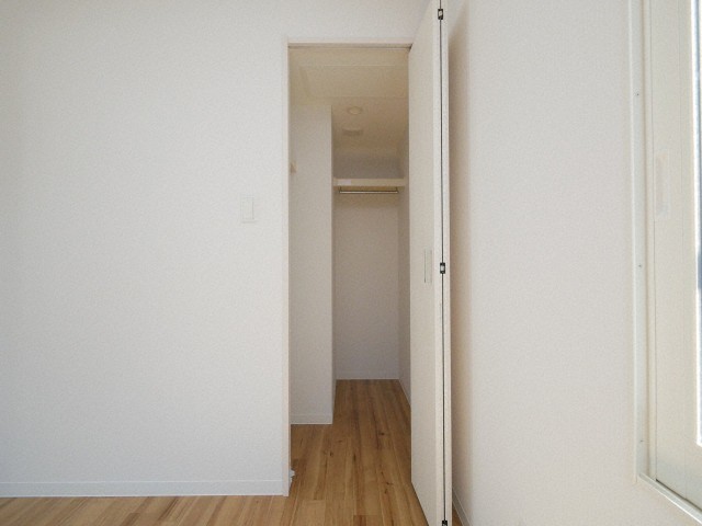 収納　収納力のあるウォークインクローゼットです！