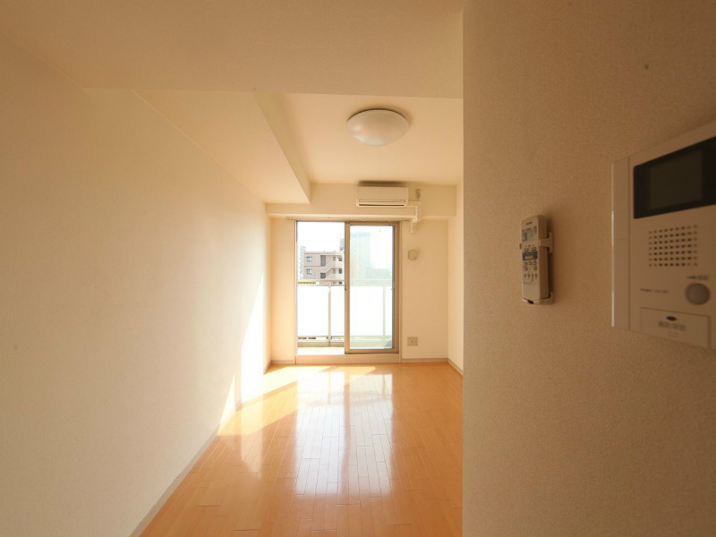 その他部屋・スペース　洋室7.9帖　エアコン付　収納充実　バルコニーに面しています