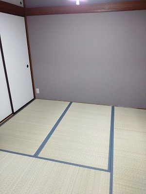 大窪ビルの居間写真