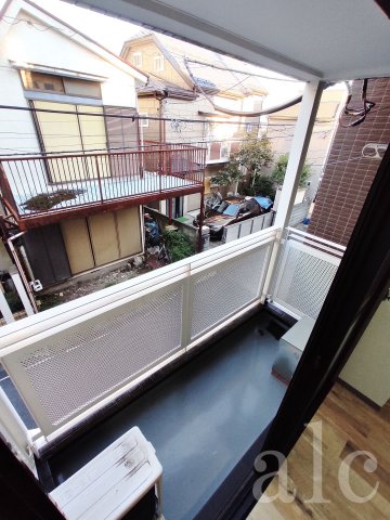 バルコニー　別部屋写真、バルコニー目の前に高い建物などは無く、日当たり良
