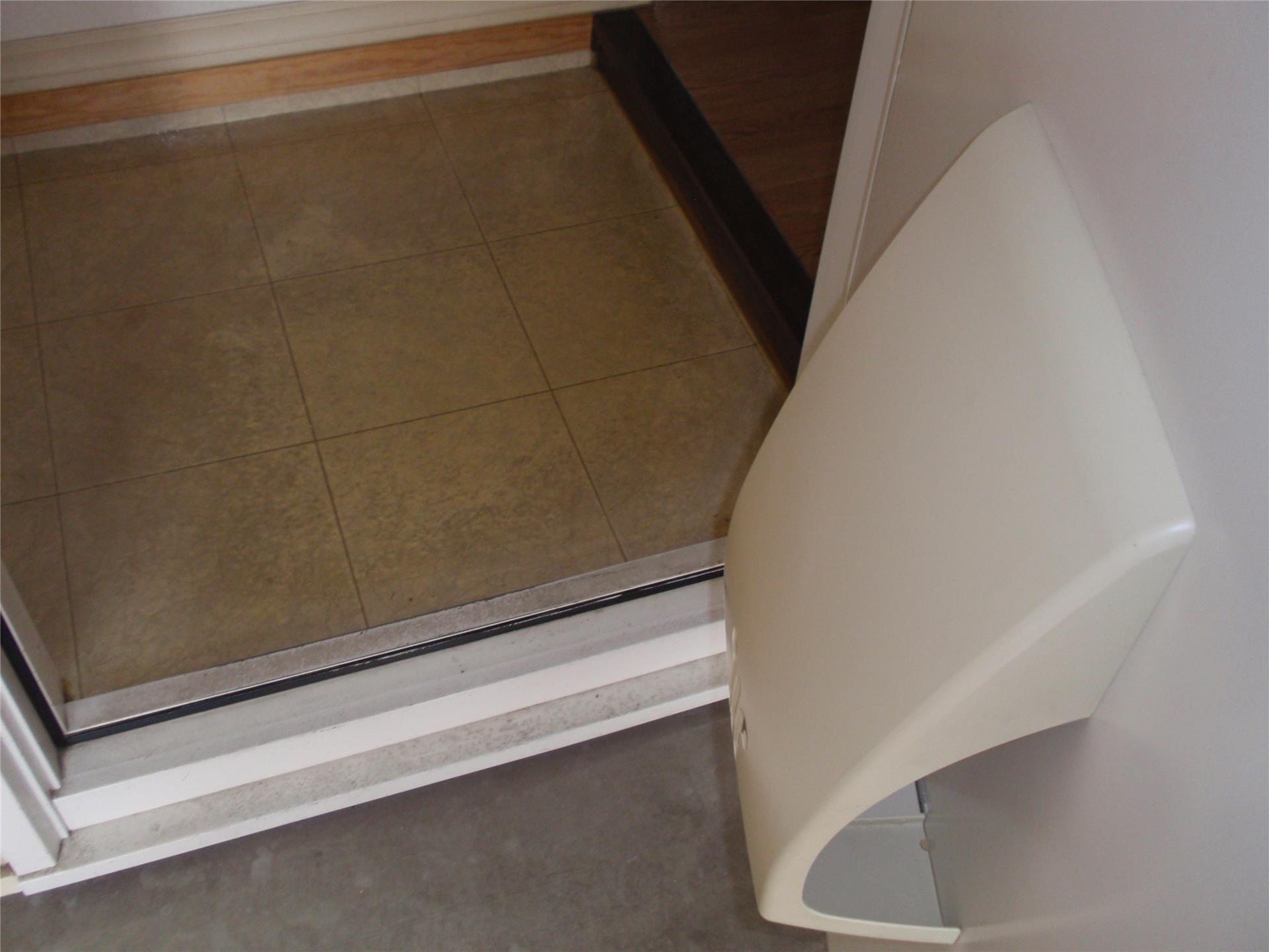 玄関　明るい玄関です。