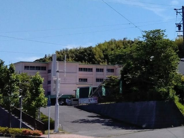 中学校　掛川市立城東中学校（中学校）まで1300m