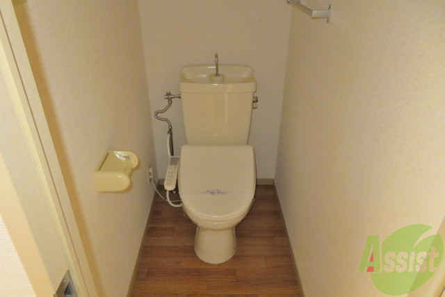 トイレ　トイレはウォシュレット付きです。シャワートイレは嬉しいですね
