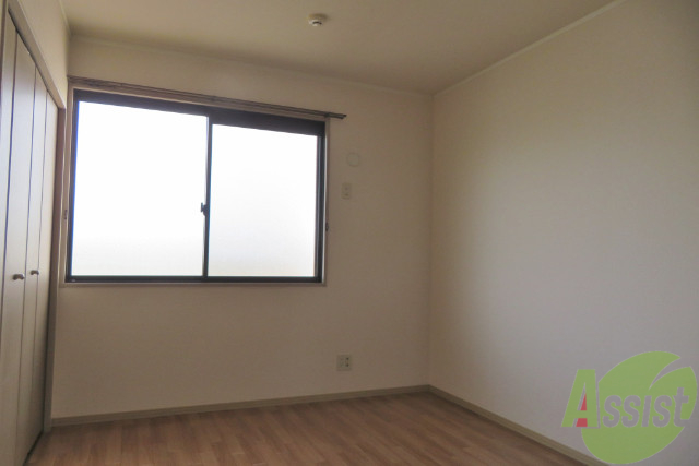 その他部屋・スペース　寝室は６帖の洋室です。ダブルベッドも置けますよ。