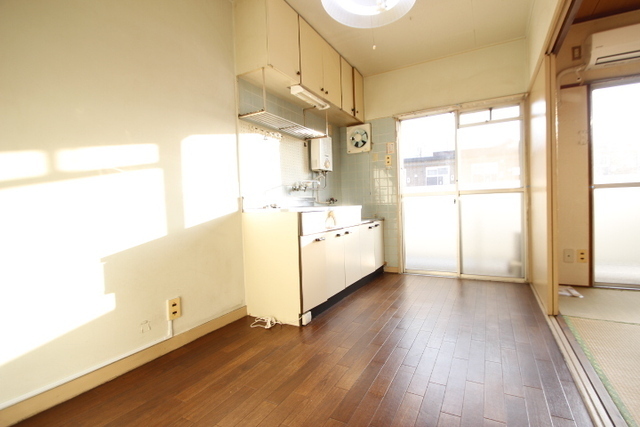 居室・リビング　※別号室の写真