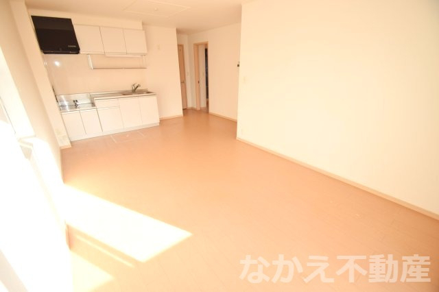 居室・リビング　こちらの居間で趣味の時間をお楽しみください