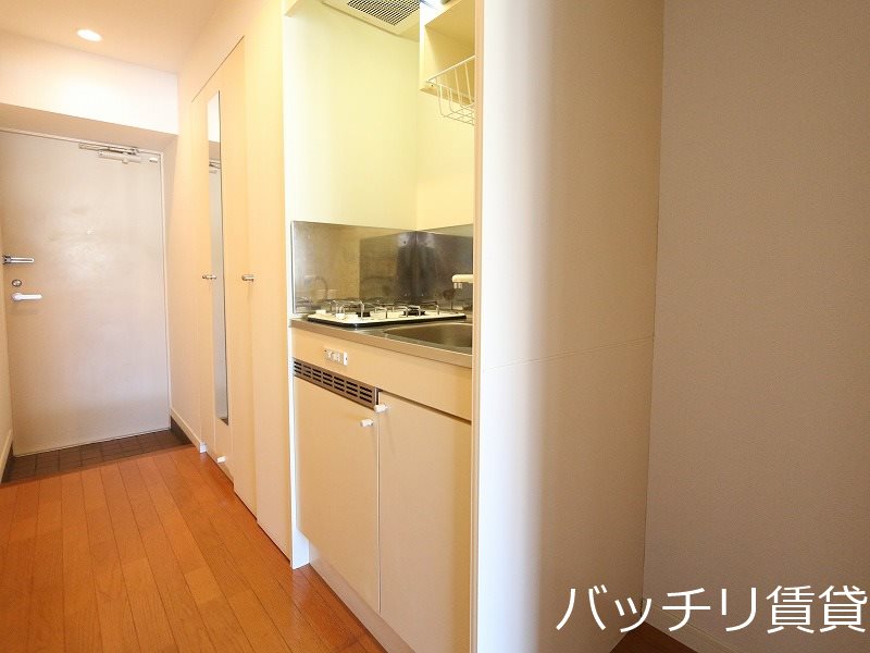 キッチン　別号室タイプの為、現状を優先致します。