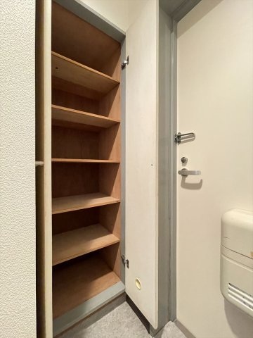 収納　シューズボックス