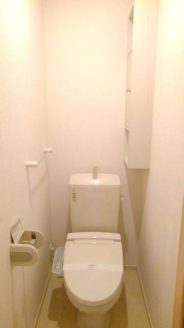 収納　温水洗浄便座