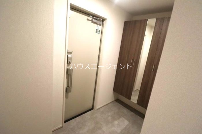 玄関　広々とした玄関です。