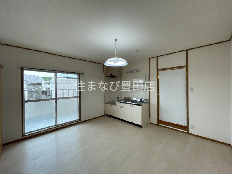 居室・リビング　同型別部屋写真