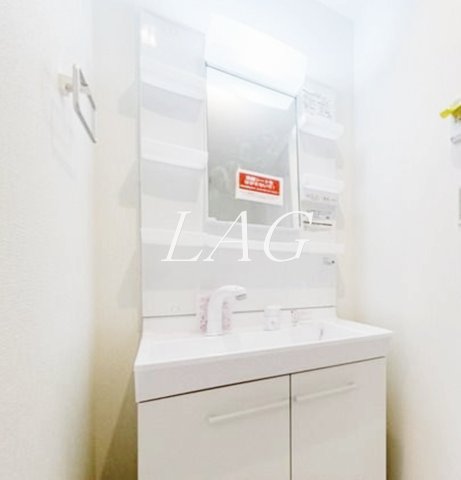 洗面設備　独立洗面台です。（同一仕様）