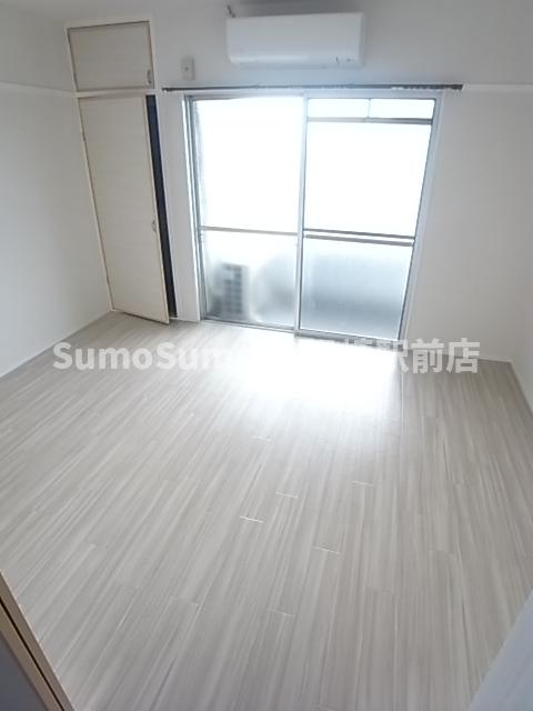 その他部屋・スペース　広くて明るい寝室