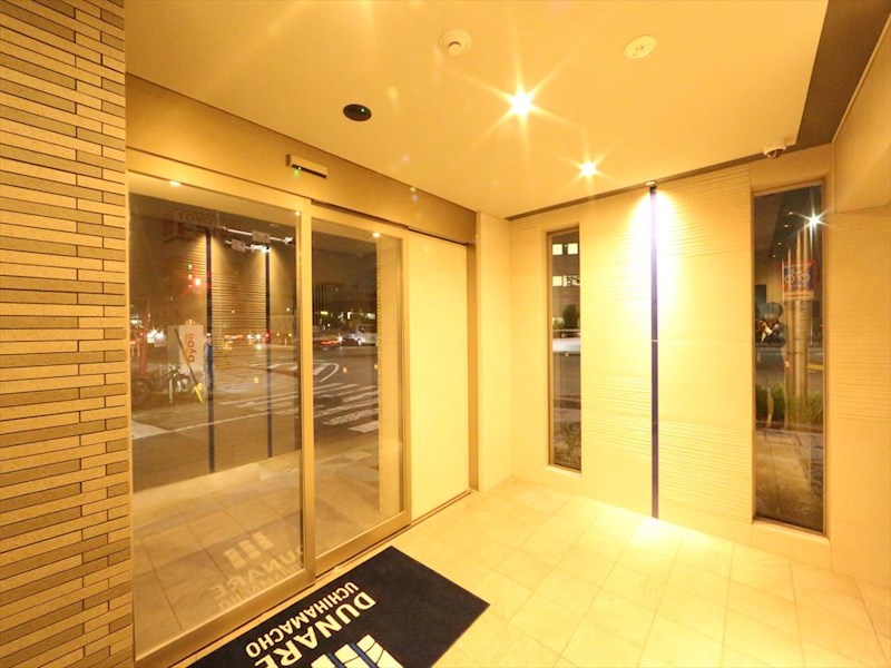 エントランス　エントランス　オートロック　防犯カメラ